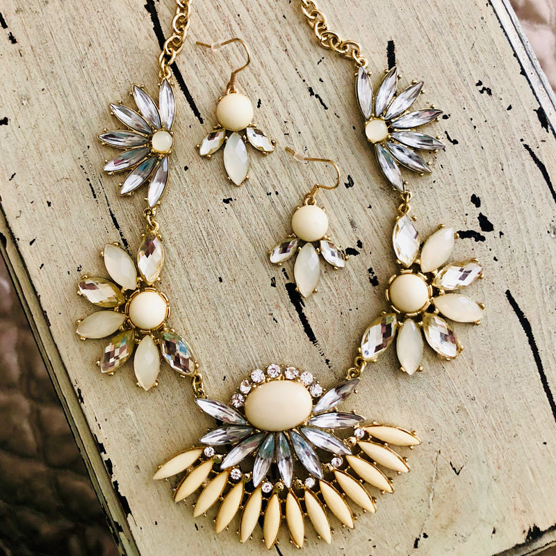 Embellished Ivory Statement Necklace Set